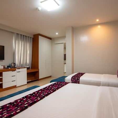 The Madeline Boutique Hotel & Suites Davao City Esterno foto